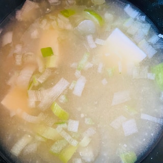 玉ねぎと豆腐のお味噌汁